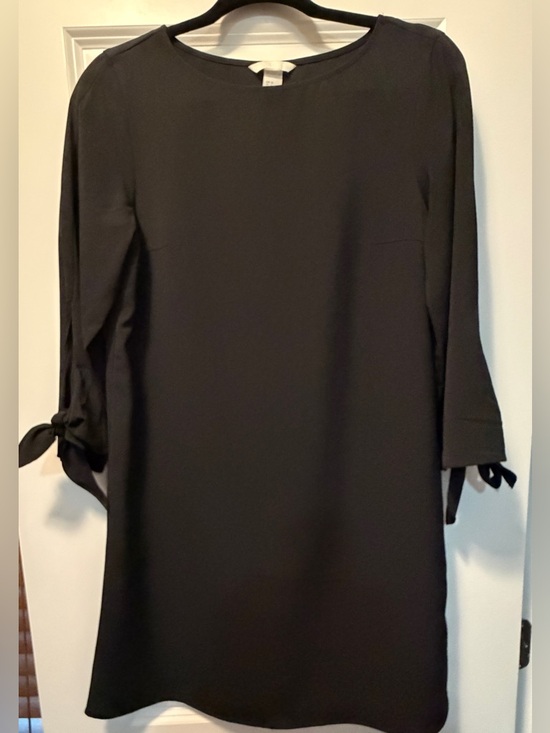 H&M Dresses & Skirts - Black dress